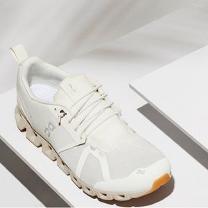 On Cloud 5 Terry Sneakers, White / Almond